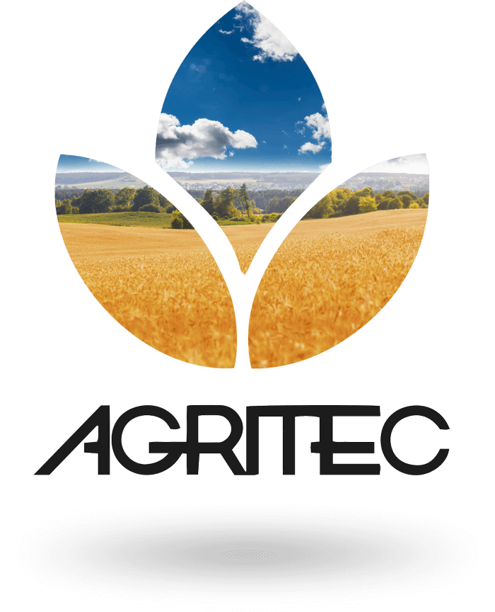 Logo de Agritec Medina con foto de un campo recortado como una hoja